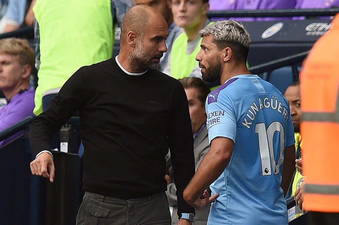 Josep Guardiola y el Kun Agüero discutieron y se reconciliaron con un abrazo en el empate del Manchester City y Tottenham por la segunda fecha de la Premier League