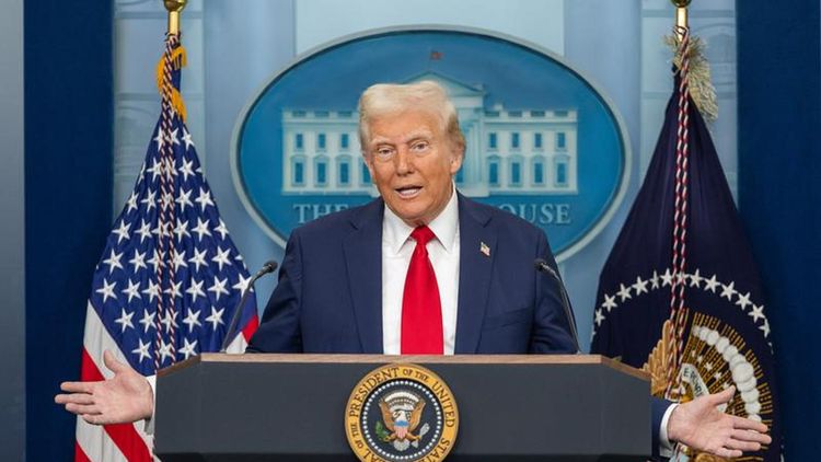 La medida anunciada con bombos y platillos por Donald Trump se puso en vigencia este martes. 