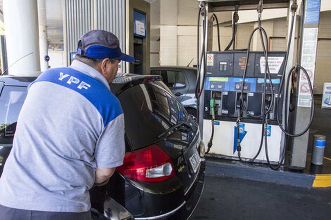 YPF aumentó también sus combustibles en un 3