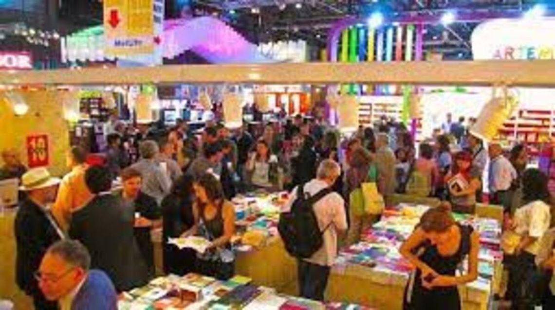 Gran afluencia en la Feria del Libro 2022.