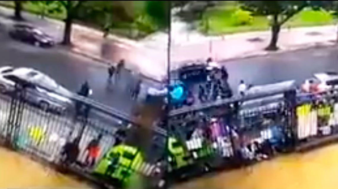 Video: atropelló a una mujer en una manifestación y huyó