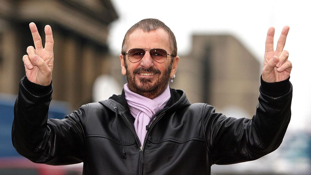 Ringo Starr Y Barry Gibb, Nombrados Caballeros Del Imperio Británico