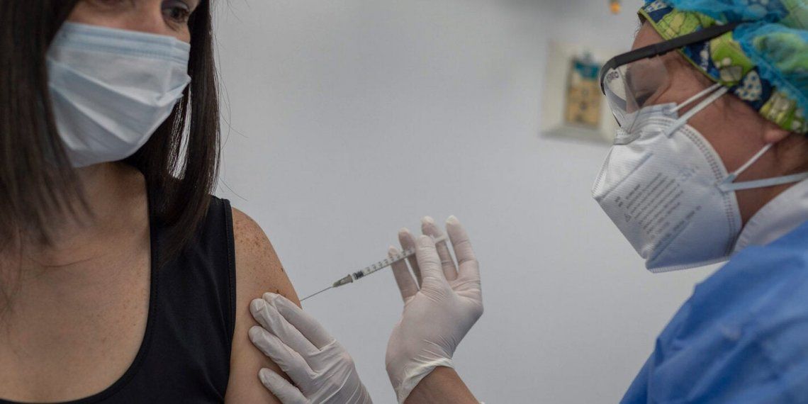 Vacunas: más de 13 millones tendrán hoy su primera dosis