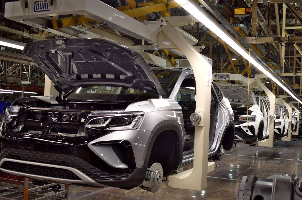 Crece la producción y exportación de autos en el primer semestre