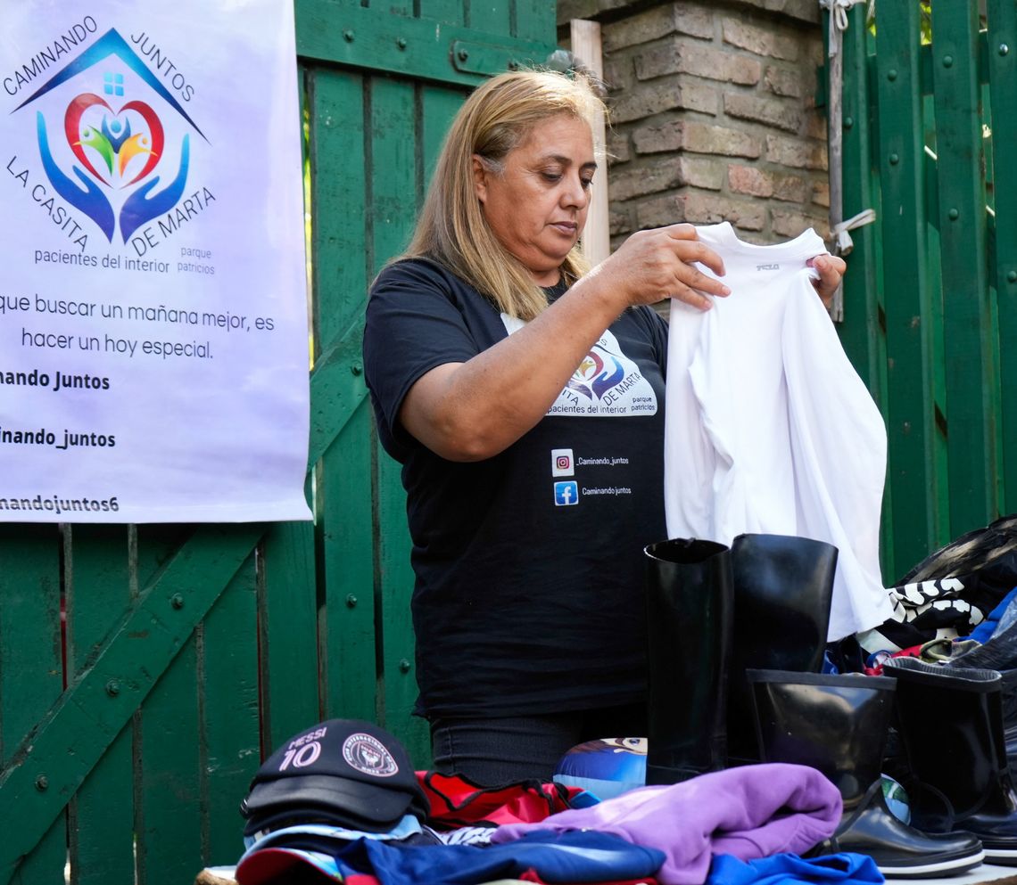 Marta Arias pasó hambre y todo tipo de postergaciones. Ahora ayuda a otras familias que viven la misma situación.