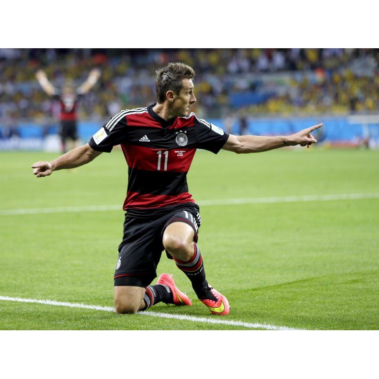 Klose, máximo goleador de los Mundiales, se retira de la selección