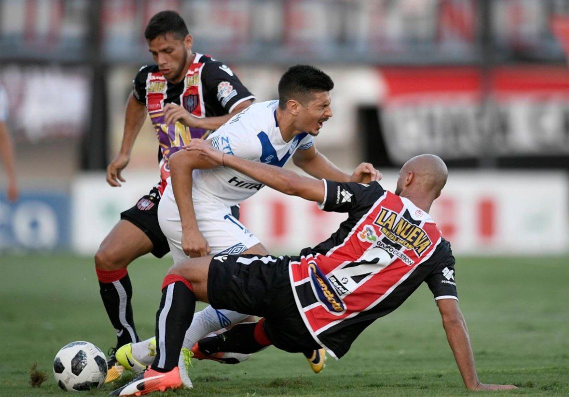 Chacarita cacheteó a Vélez y sumó puntos clave para la permanencia