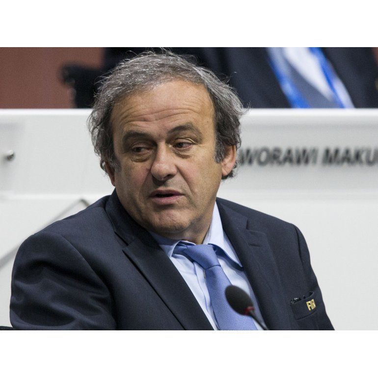 Comité de ética de FIFA pide expulsar de por vida a Platini