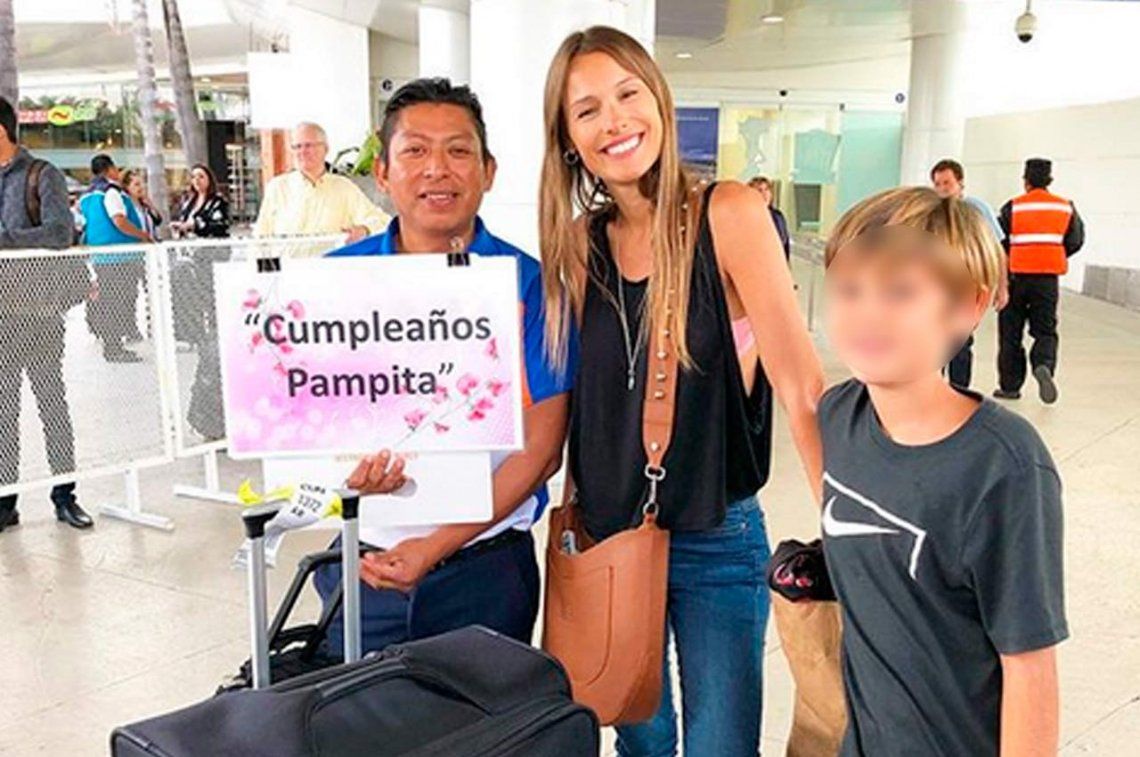 Pampita viajó a México por sus 40 y Pico va como amigo