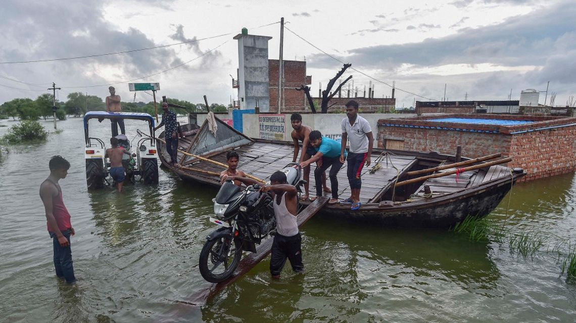 Al menos quince muertos se registraron por las inundaciones en India.