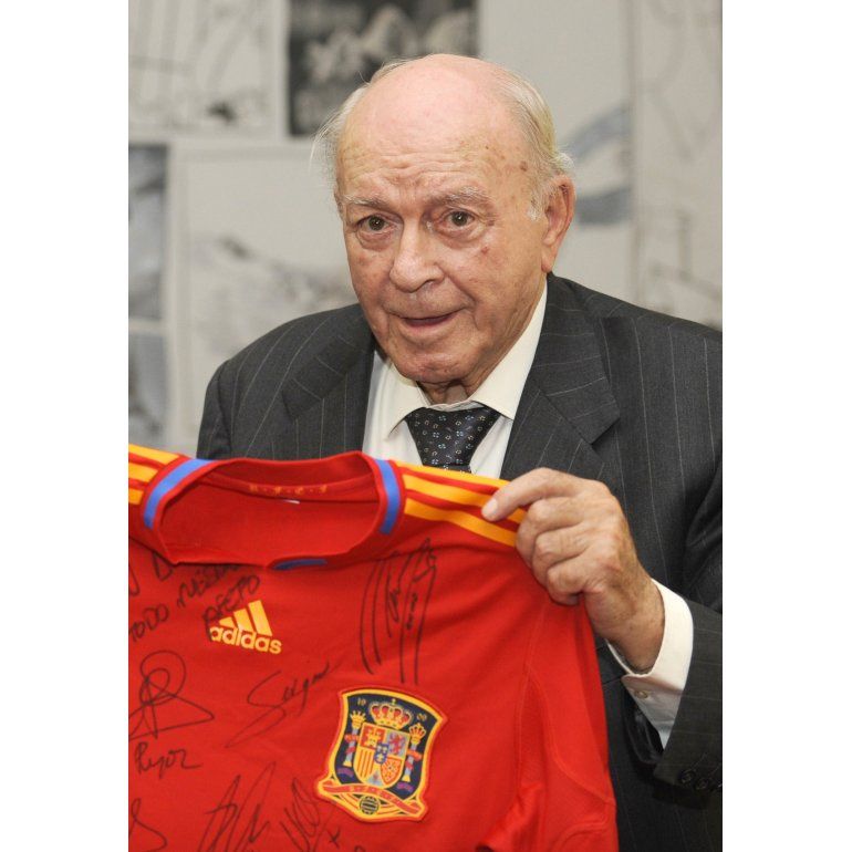 Murió Alfredo Di Stefano un repaso por la leyenda futbolística