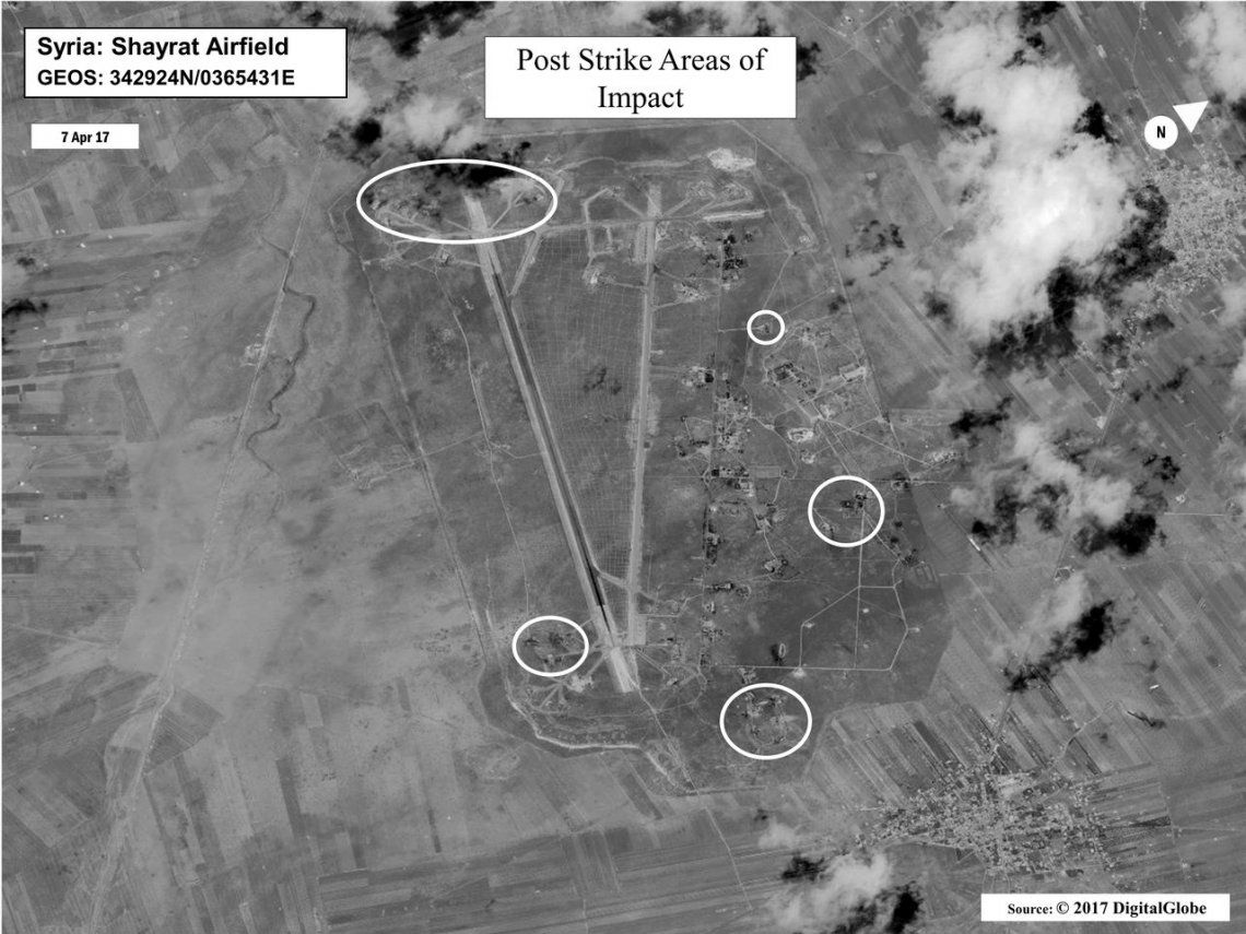 Imagen satelital del bombardeo a Siria difundida por el Departamento de Defensa de Estados Unidos.