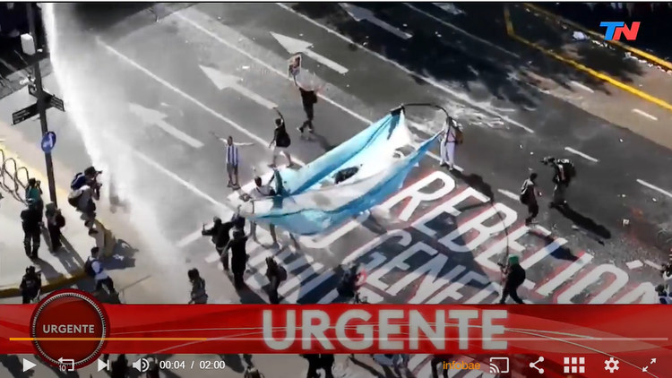 Imagenes los incidentes frente al Congreso - gentileza de Todo Noticias