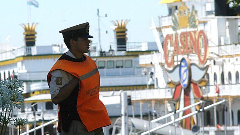 Puerto Madero: la Prefectura participó del rescate. 