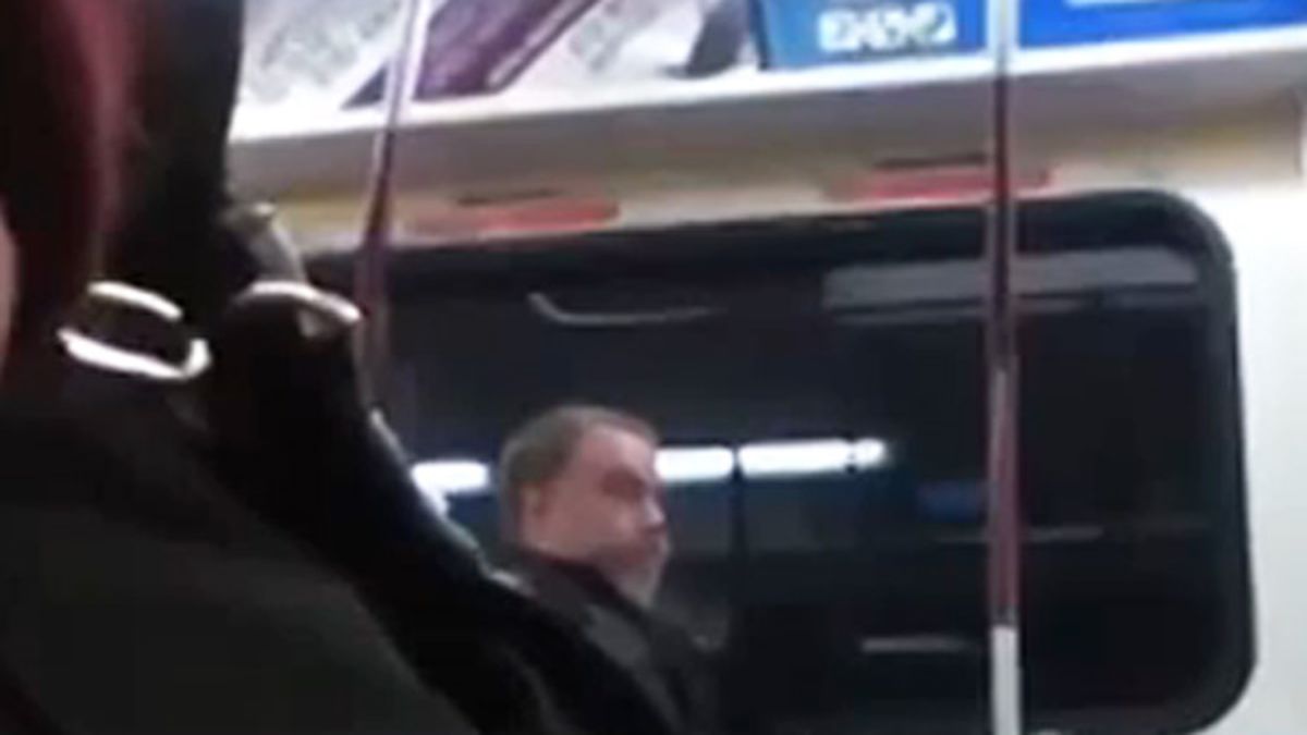 Video: un hombre se masturba en el subte