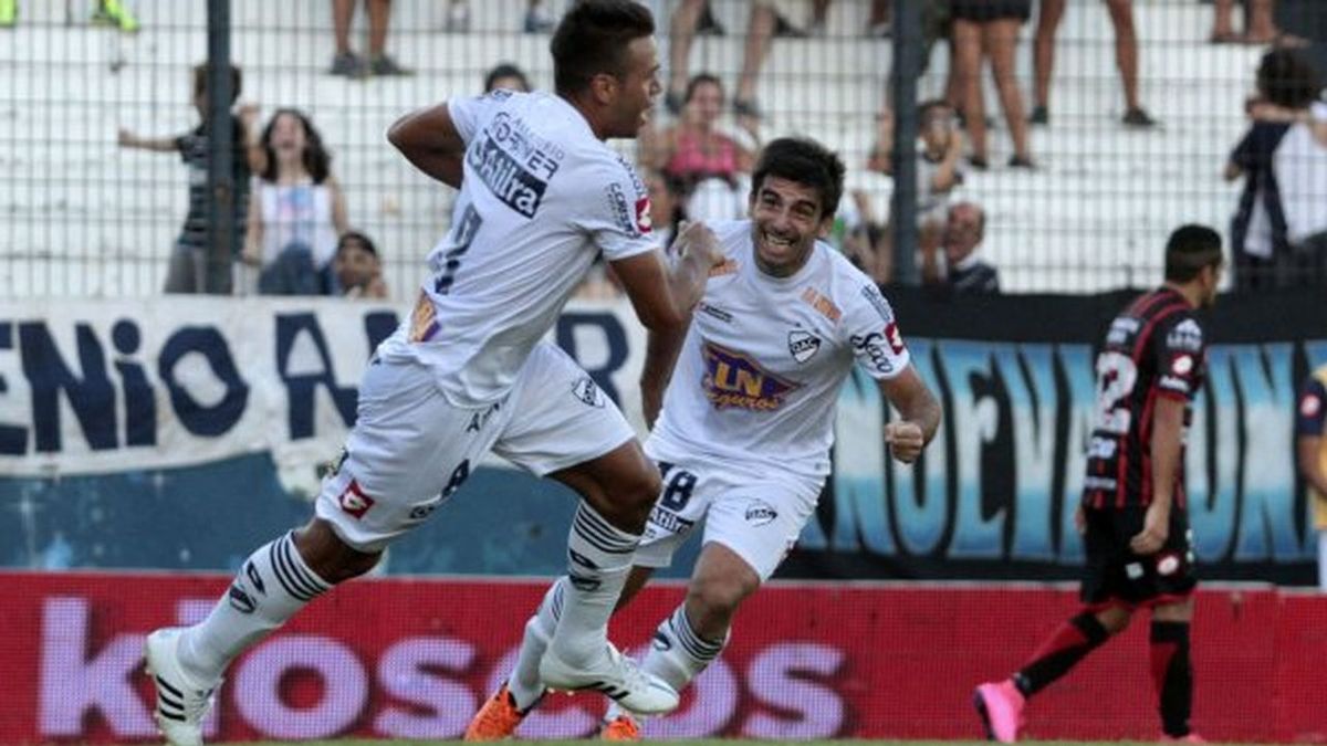 Adrián Calello solucionó el problema y no ocupa cupo