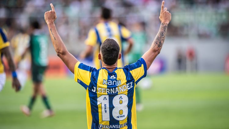 Julián Fernández, autor de el primer gol de Central (Foto: @RosarioCentral).