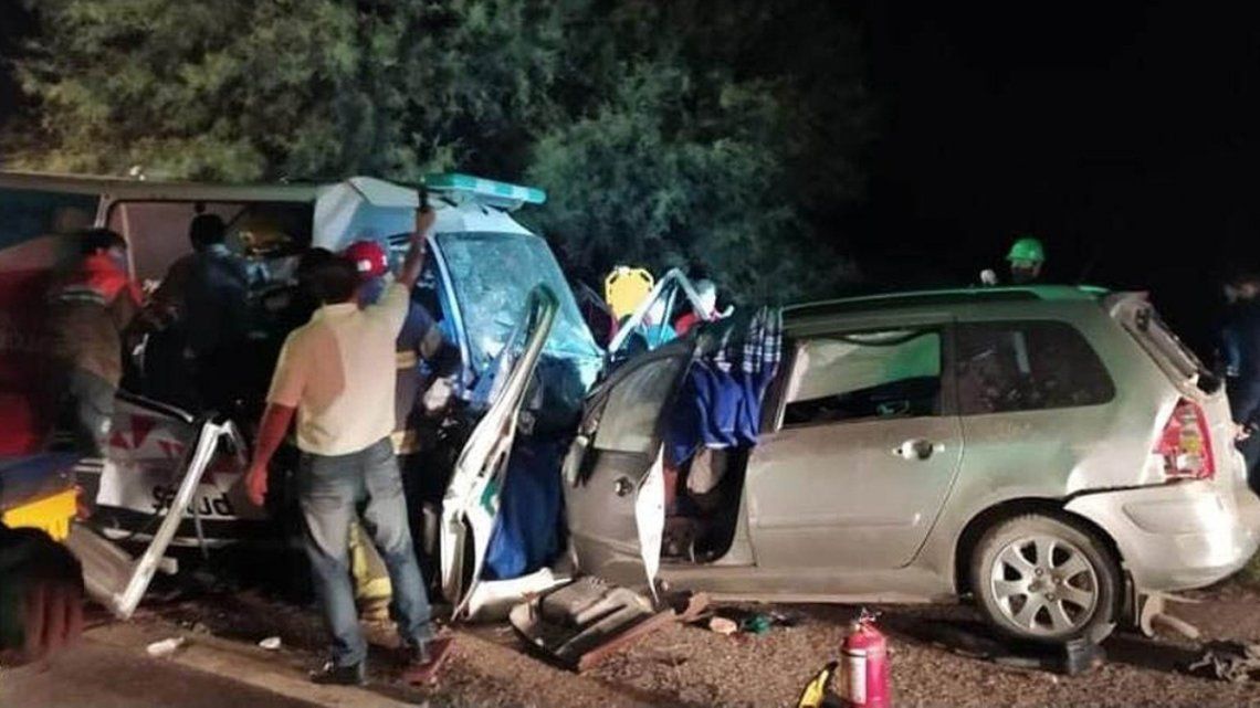 El choque entre una ambulancia y un automóvil Peugeot 307 tuvo lugar en la localidad de Talamuya.