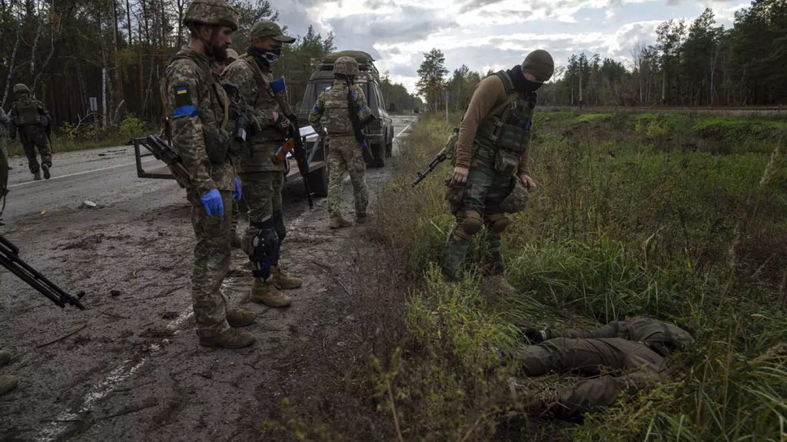 Denuncian que 10 soldados rusos fueron ejecutados por Ucrania