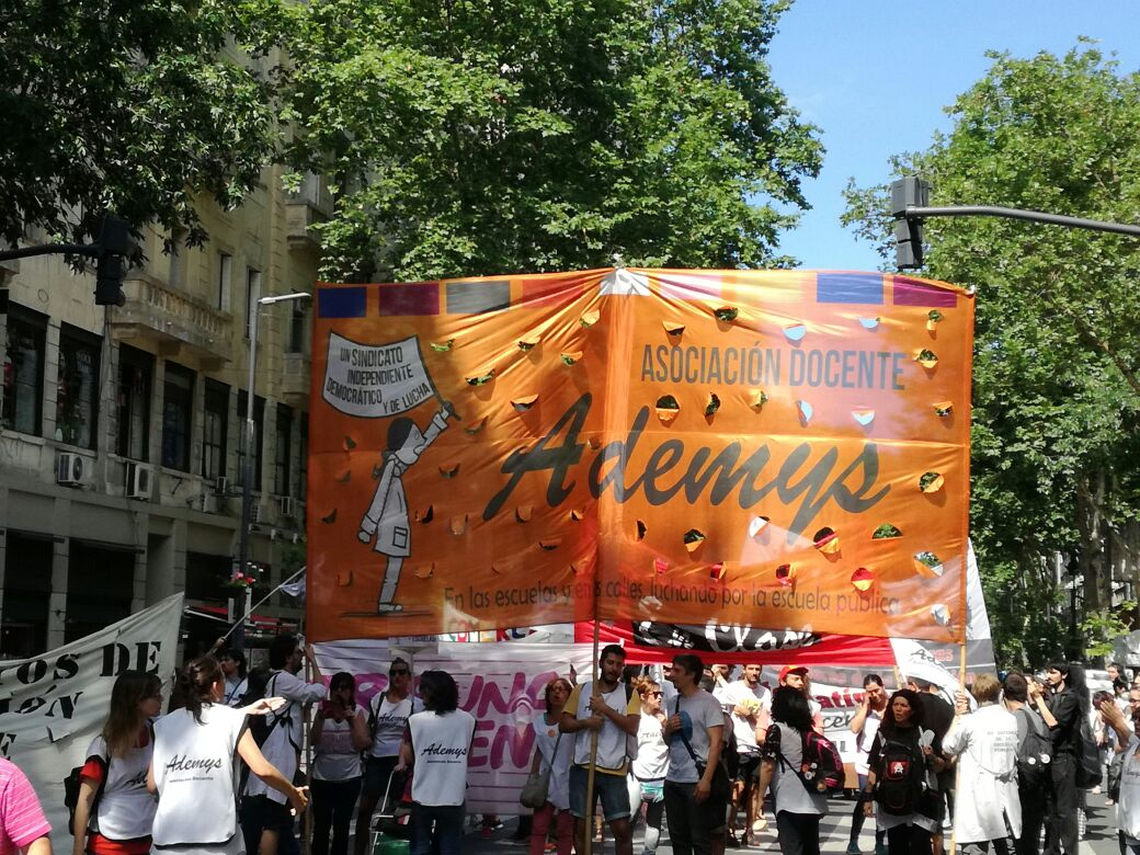 Ciudad: docentes paran y marchan a Plaza de Mayo contra el ajuste