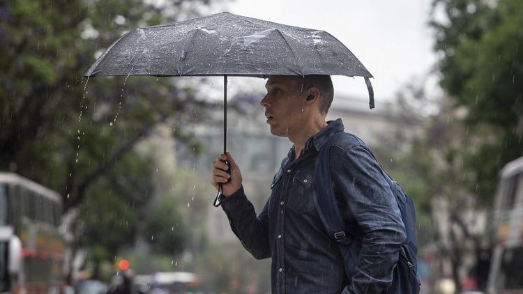 En el cierre del fin de semana habrá precipitaciones intermitentes.