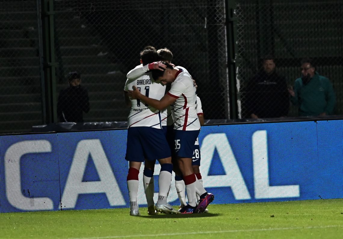 San Lorenzo goleó en Junín y se Copa.