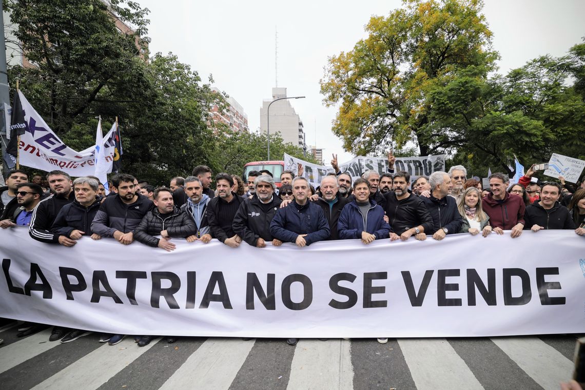 Axel Kicillof participó de la movilización por el Día del Trabajador