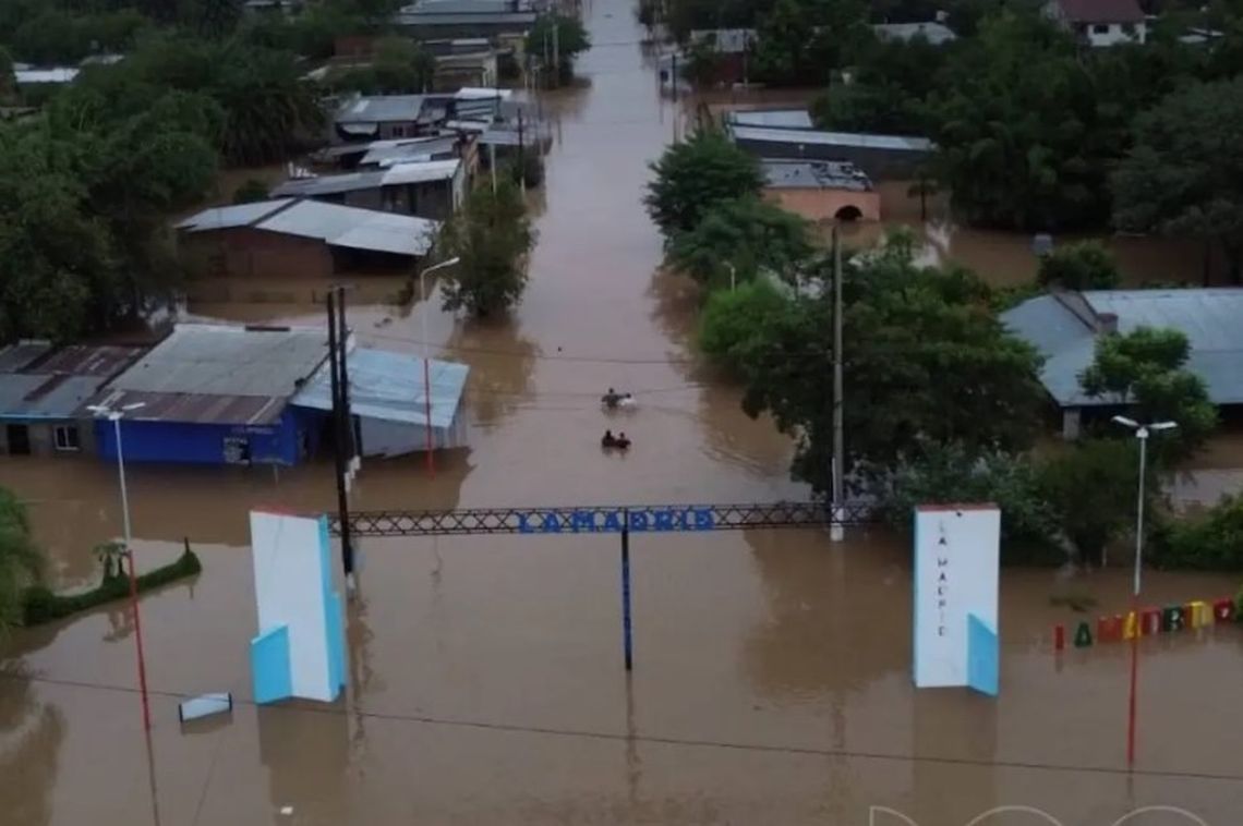 Inundaciones en Tucumán: 15.000 evacuados y el drama de las familias ...