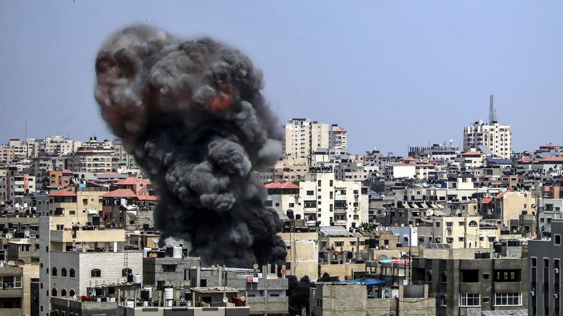 Los aviones de Israel bombardearon objetivos de Hamás en Gaza tras el final de la tregua.