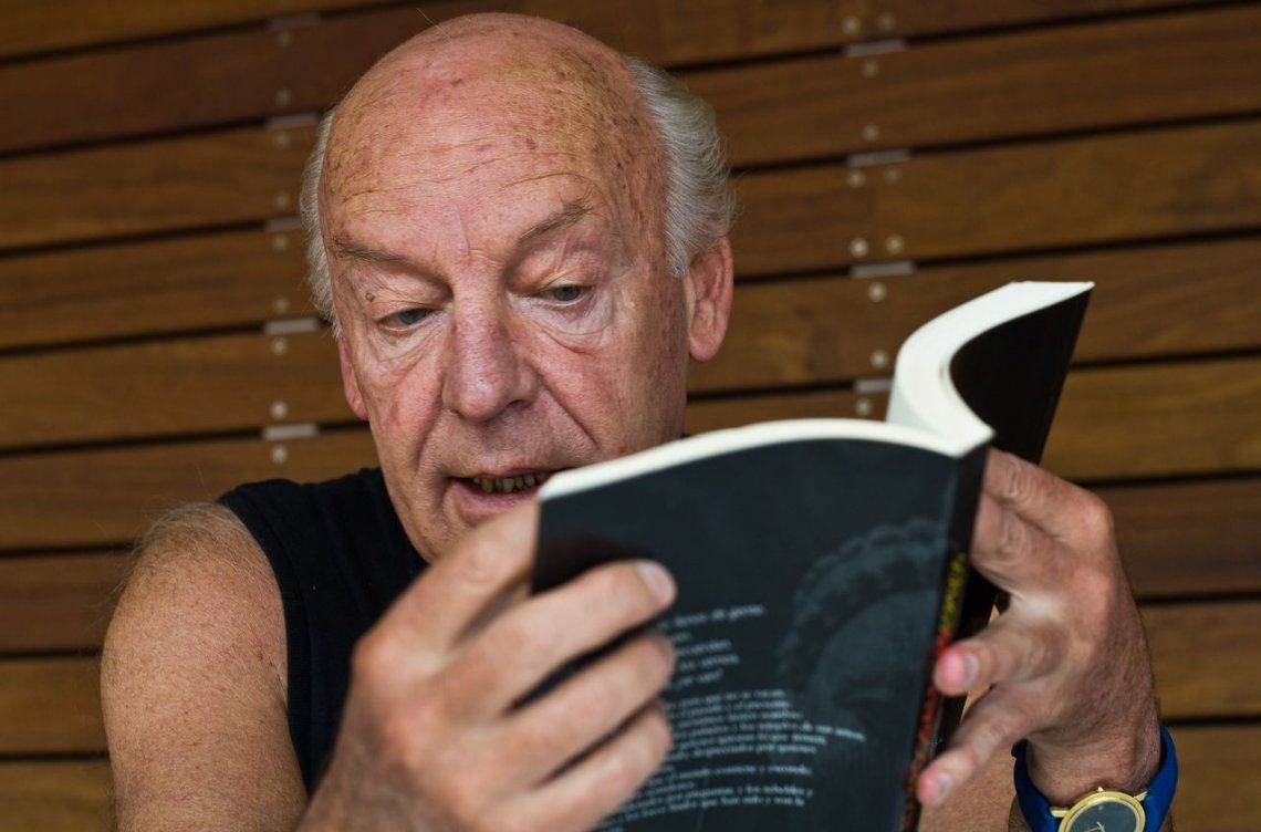 Los 4 legados de Eduardo Galeano que no dejan de arder