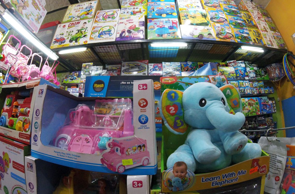El Banco Nación firmó un convenio para la compra de juguetes. 