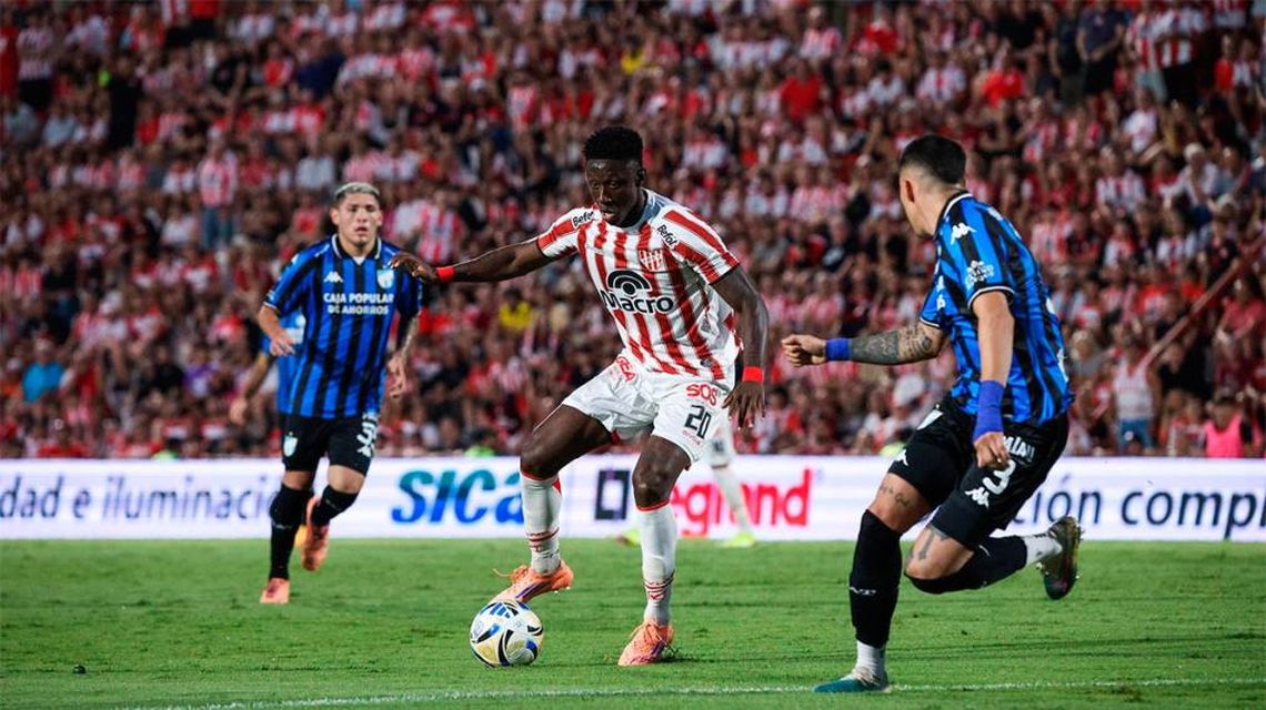 Instituto llega con puntaje ideal desde la asunción de Diego Flores y quiere sumar por primera vez como visitante en el Apertura.