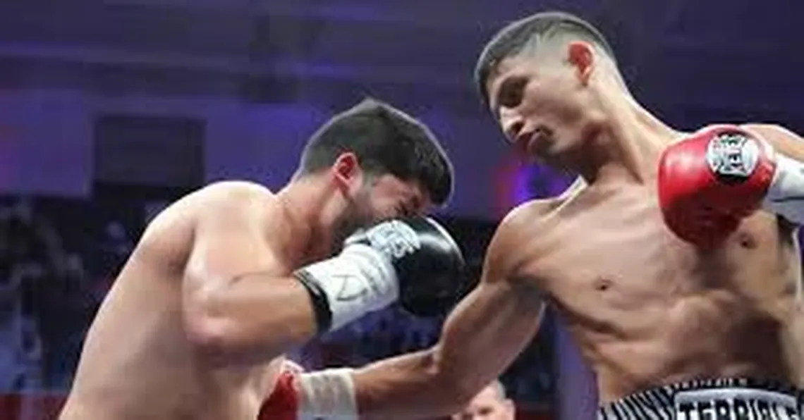 La velada tuvo como evento estelar la pelea entre el norteamericano Ram&oacute;n C&aacute;rdenas frente al mexicano Erik Robles Ayala.