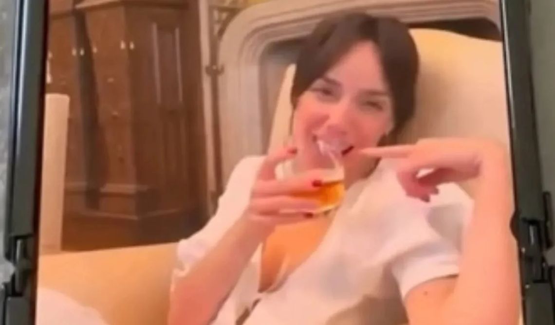 El video viral del encuentro de Alberto Fernández y Tamara Pettinato. El video viral del encuentro de Alberto Fernández y Tamara Pettinato.