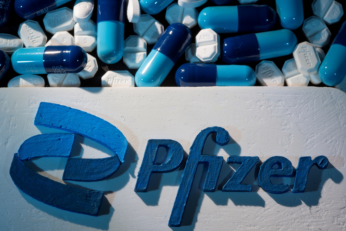 Pfizer cederá la patente de su píldora contra el COVID