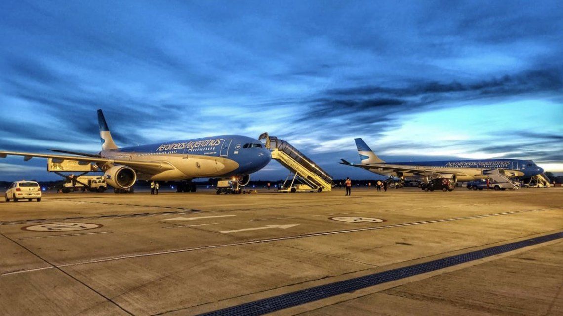 Los dos Airbus 330 partieron a Moscú el viernes a la noche con dos horas de diferencia.