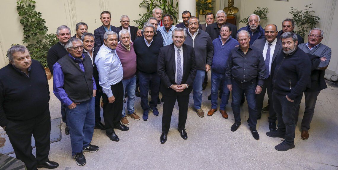 El candidato del Frente de Todos tuvo su fotografía con los sindicalistas cegetistas.
