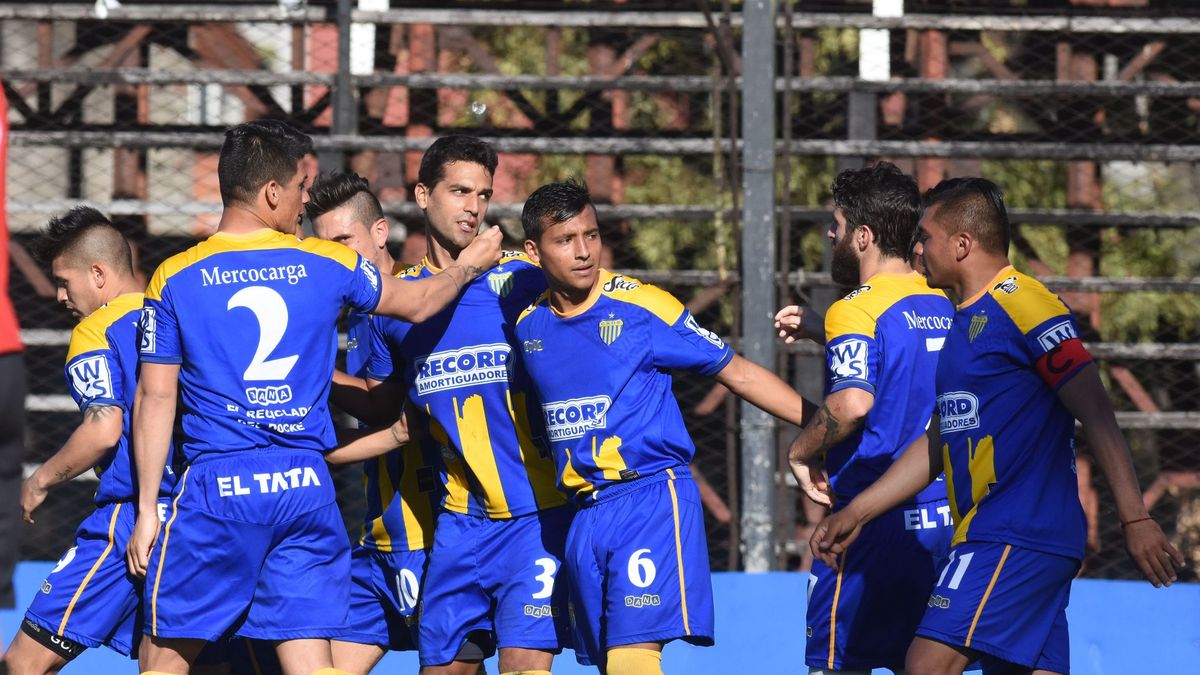 Cañuelas F.C: A Cañuelas se le escapó la victoria sobre el final