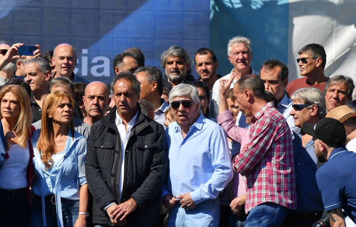 Precandidatos bonaerenses estuvieron en Avellaneda junto a Máximo Kirchner