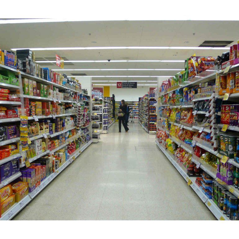 Caen 7,3% las ventas en supermercados y 10,2%, en shoppings