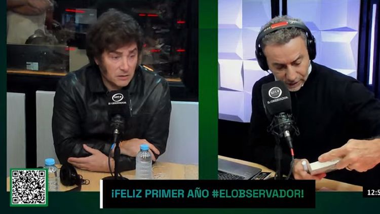 Javier Milei, durante la entrevista radial que le brindó este 1° de Mayo a Luis Majul y su equipo.