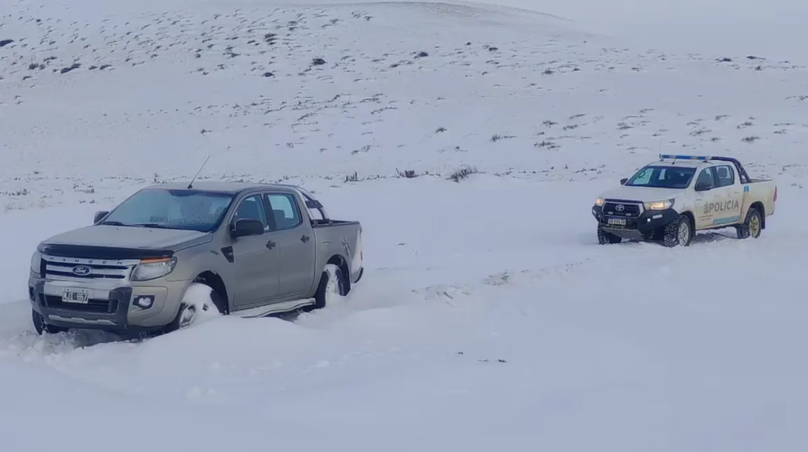 La camioneta Ford Ranger del jubilada quedó varada en la Ruta Provincial 9.