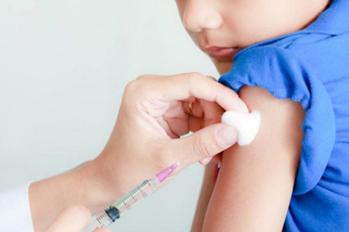 La Secretaría de Salud afirma que no faltan vacunas contra el sarampión