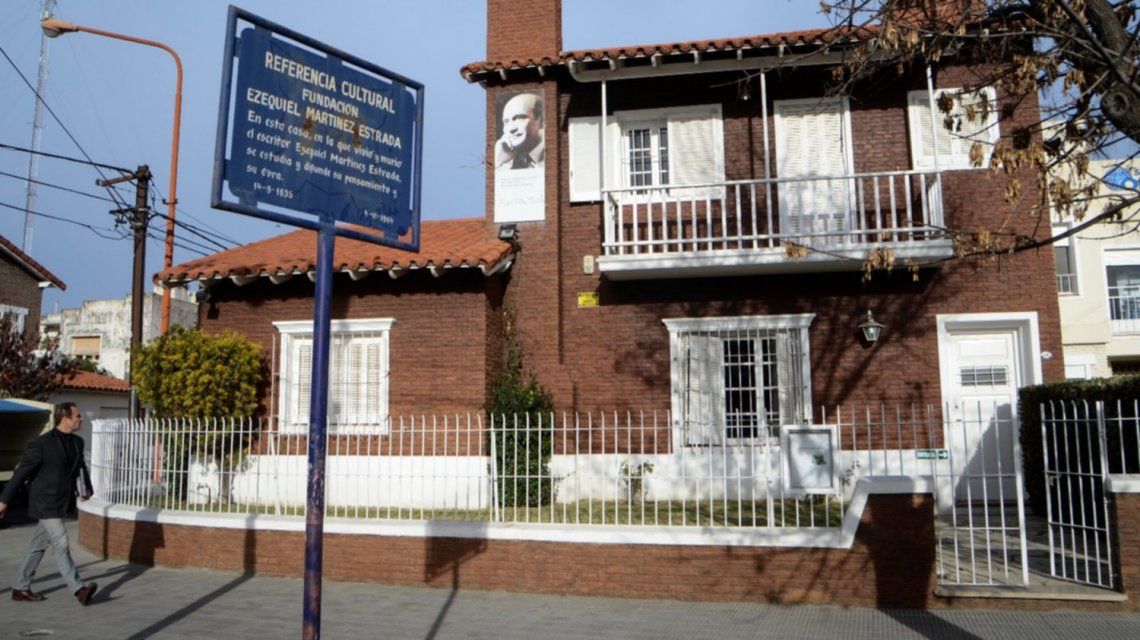 La casa de Ezequiel Martínez de Estrada en Bahía Blanca se encuentra en la avenida Alem 908.
