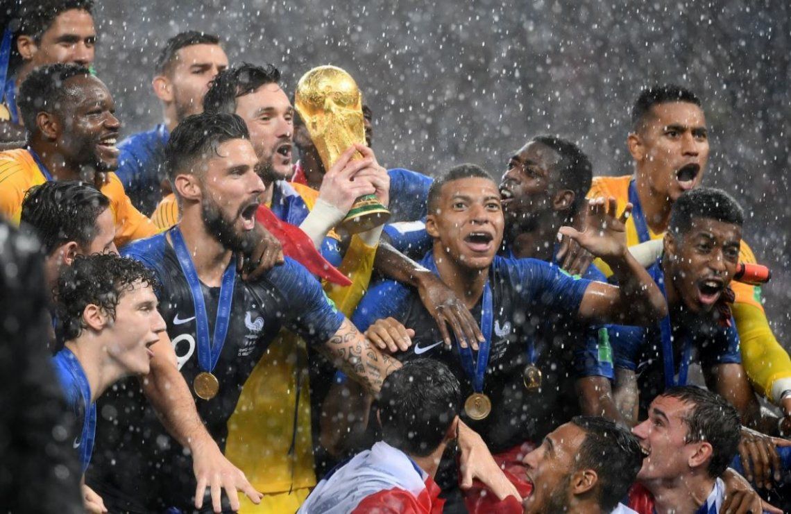 Francia venció a Croacia en una final para el recuerdo y es campeón mundial
