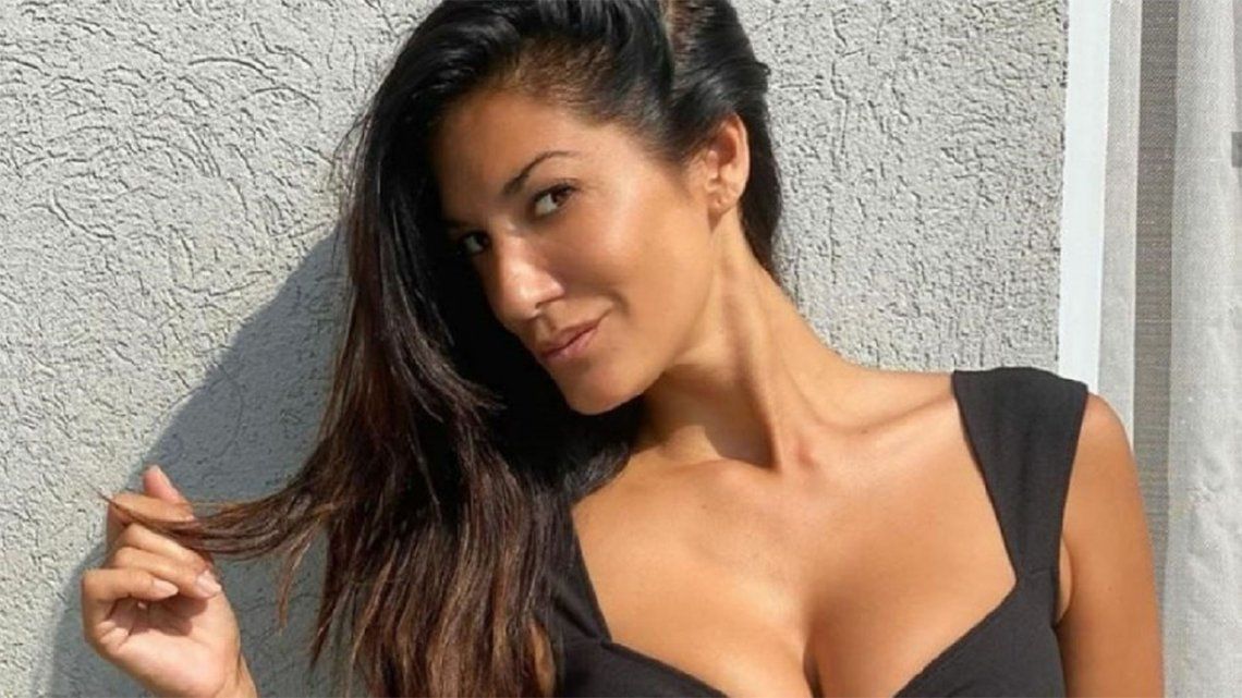 Silvina Escudero posó en bikini y bajo el sol.