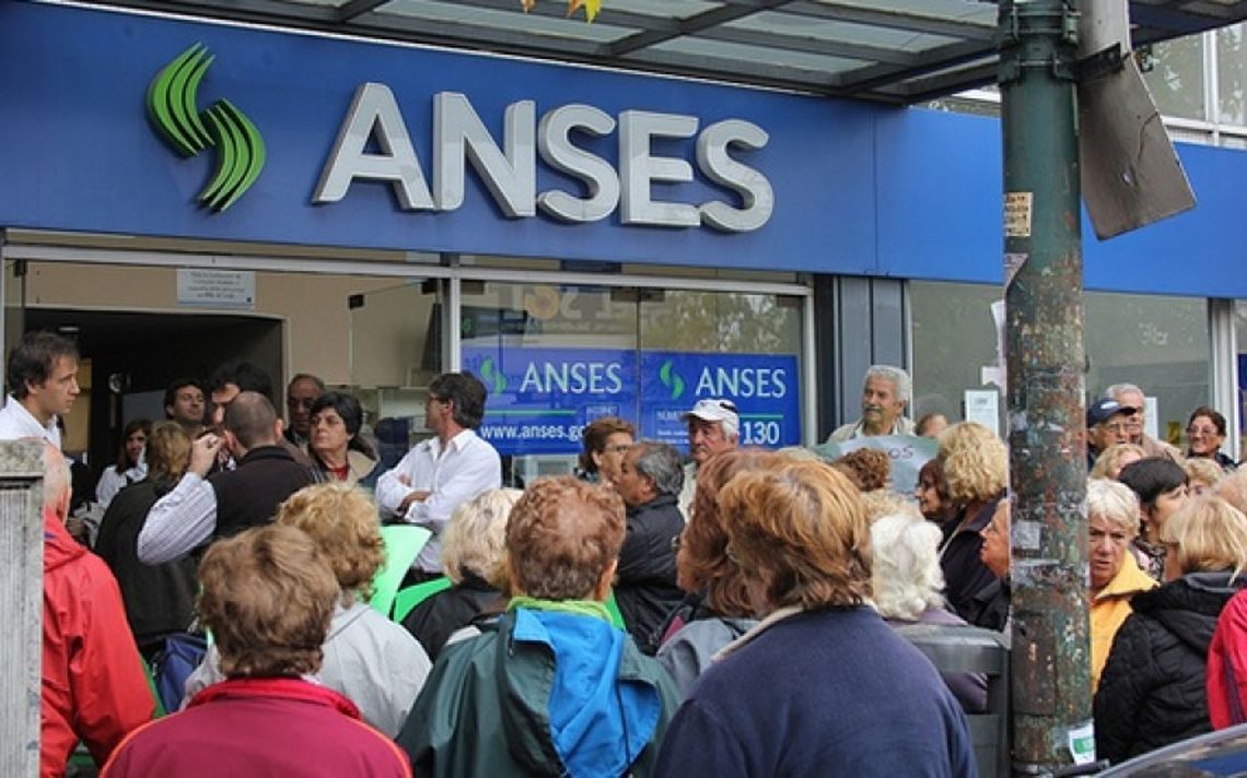 La ANSES (Administración Nacional de la Seguridad Social ) confirmó el cronograma de pagos del aguinaldo para jubilados.