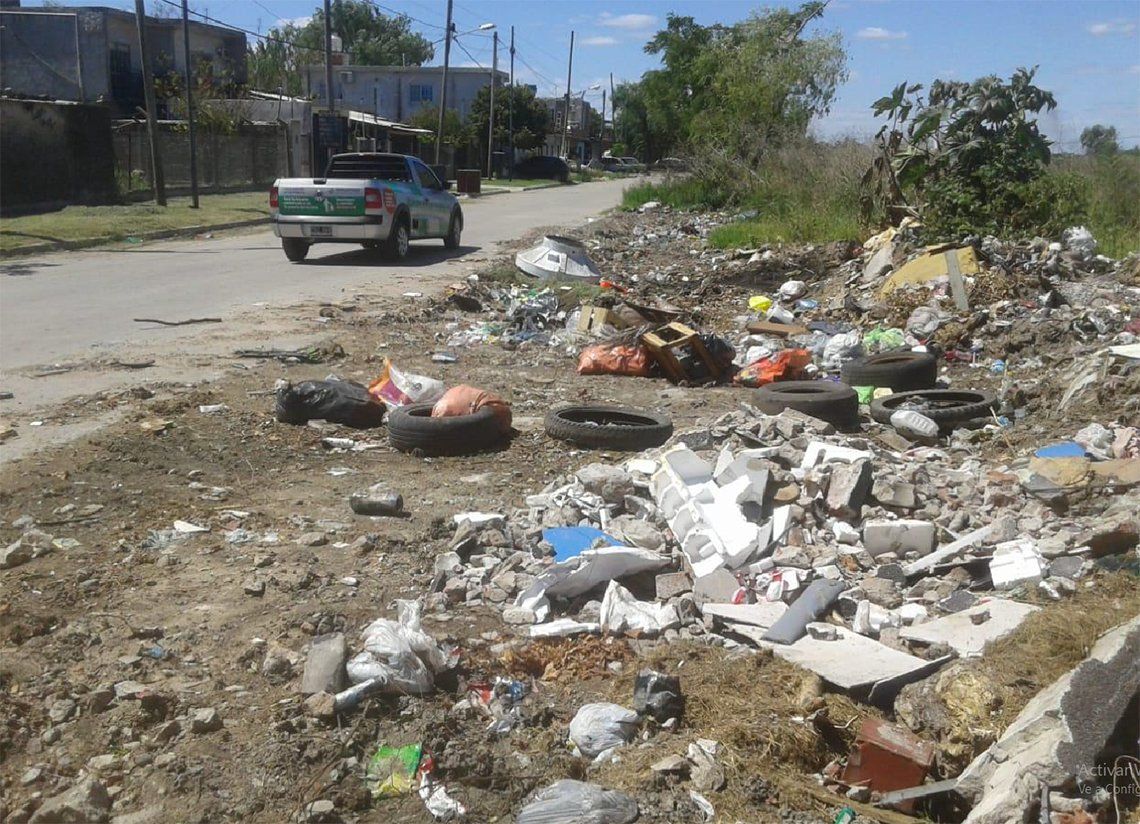 Berazategui: escrache y sanción por arrojar basura