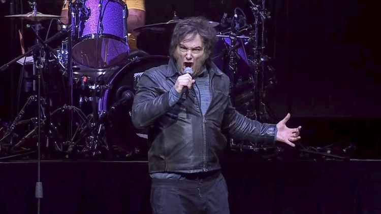 Milei se presentó junto con La Banda Presidencial en el Movistar Arena.