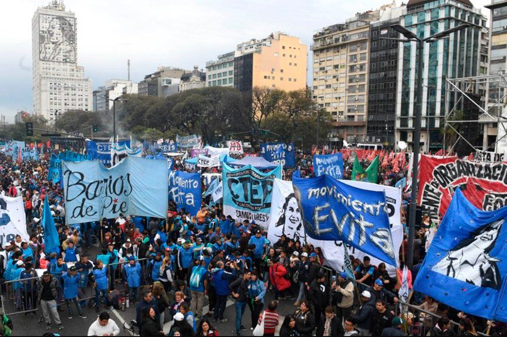 El Movimiento Evita y Barrios de Pie se movilizan a Plaza de Mayo